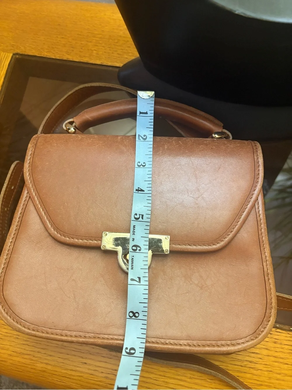 Unbranded brown leather handle crossbody bag